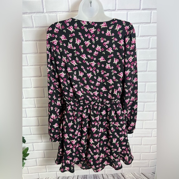 EXPRESS women Floral V-Neck Long Sleeve romper/size SP - Picture 6 of 12